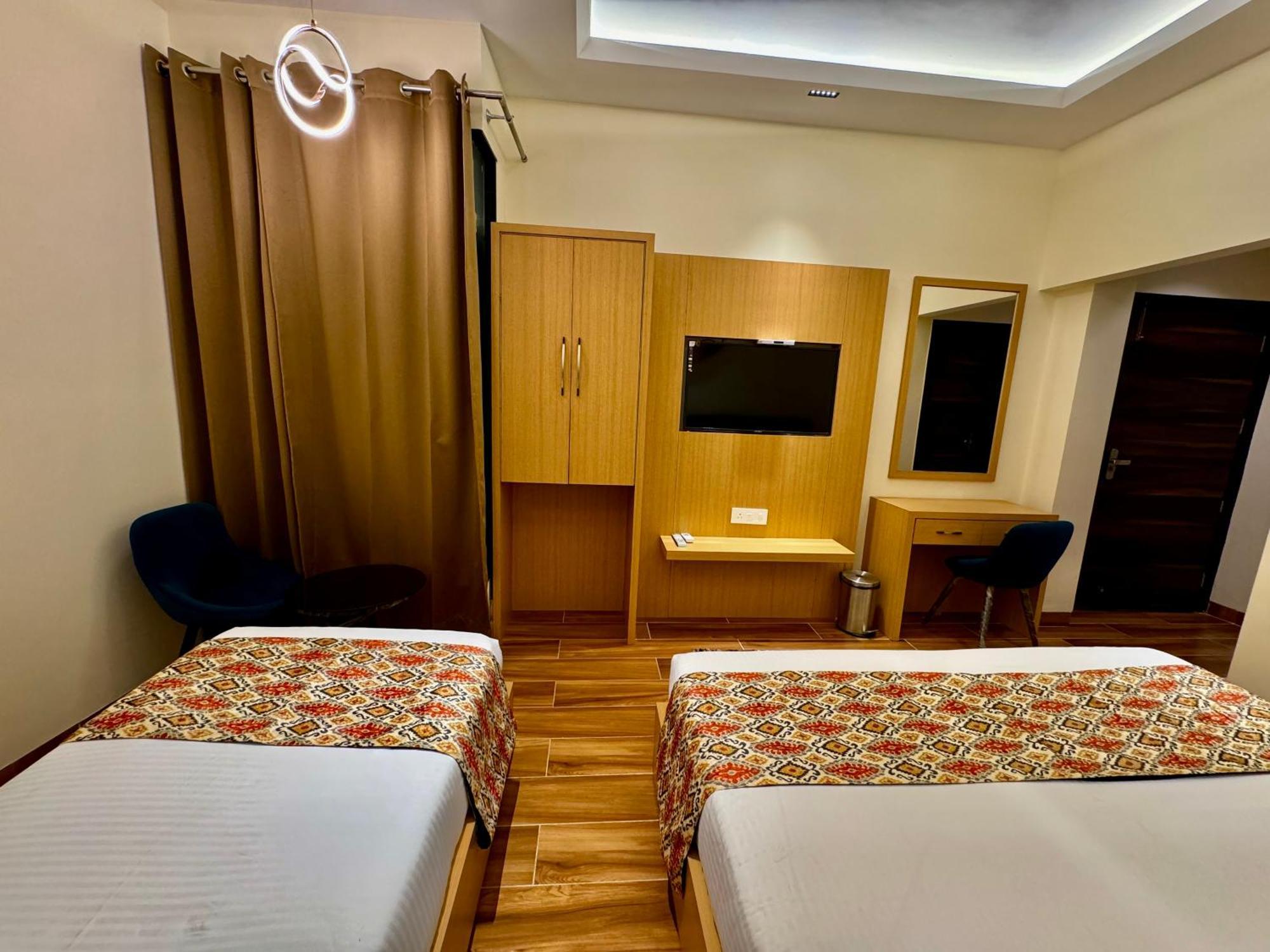 Hotel Heaven View - 50M From Golden Temple Amritsar Eksteriør bilde