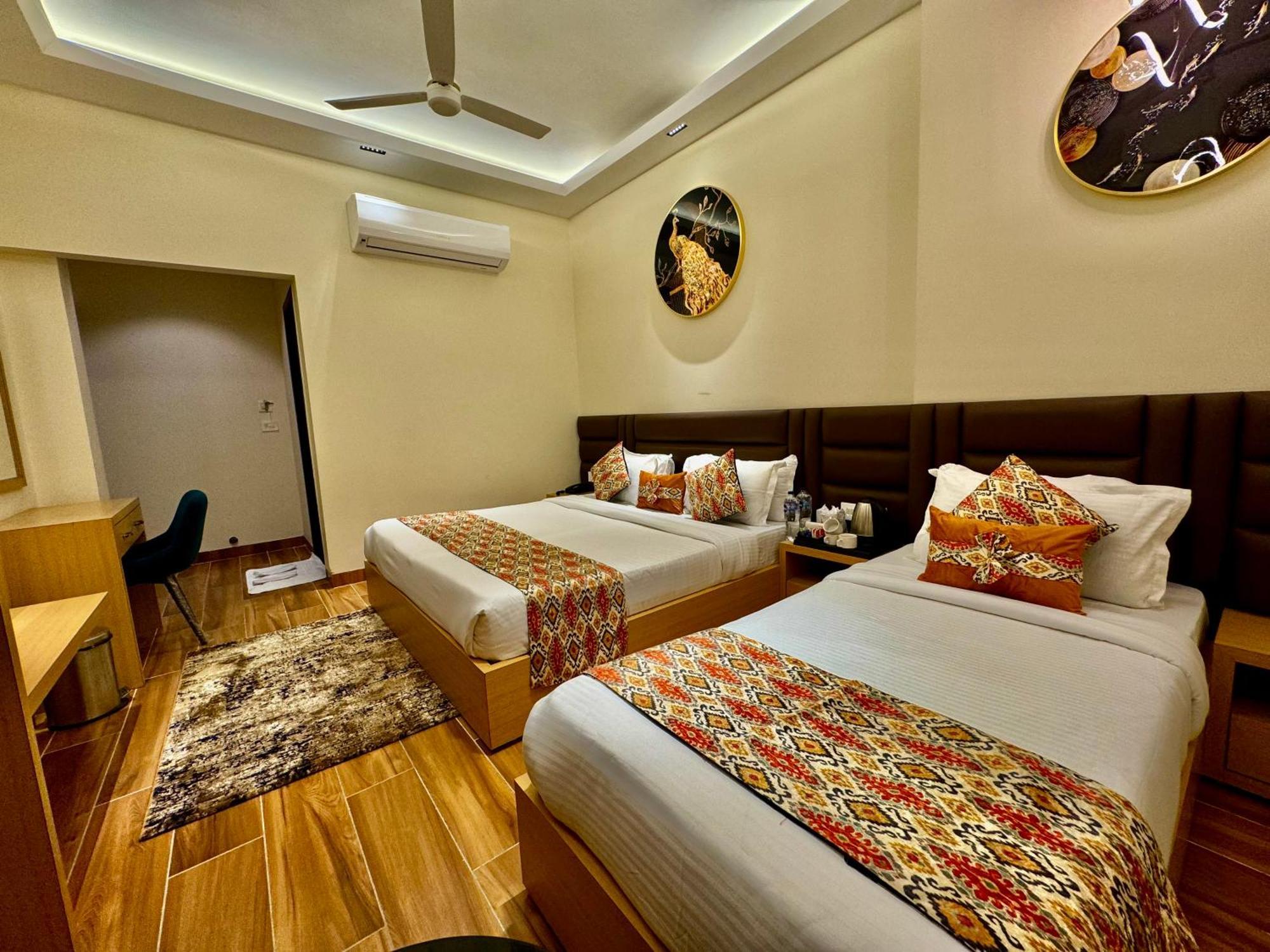 Hotel Heaven View - 50M From Golden Temple Amritsar Eksteriør bilde
