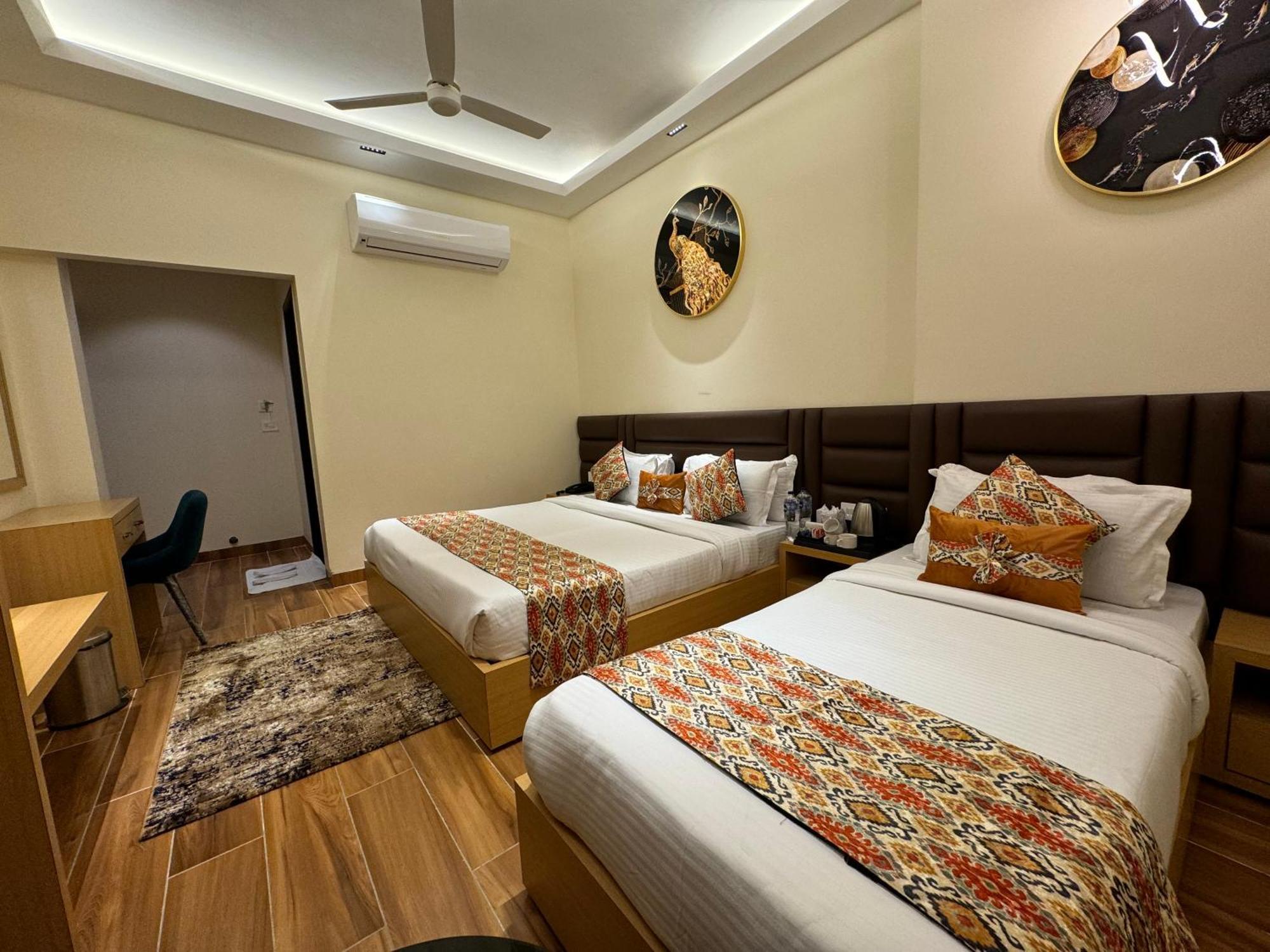 Hotel Heaven View - 50M From Golden Temple Amritsar Eksteriør bilde