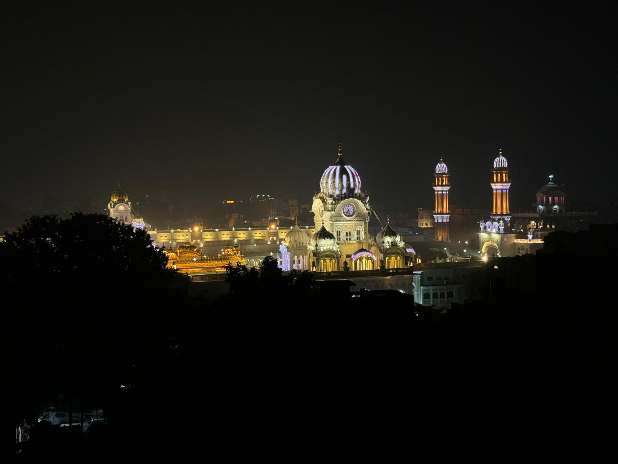 Hotel Heaven View - 50M From Golden Temple Amritsar Eksteriør bilde