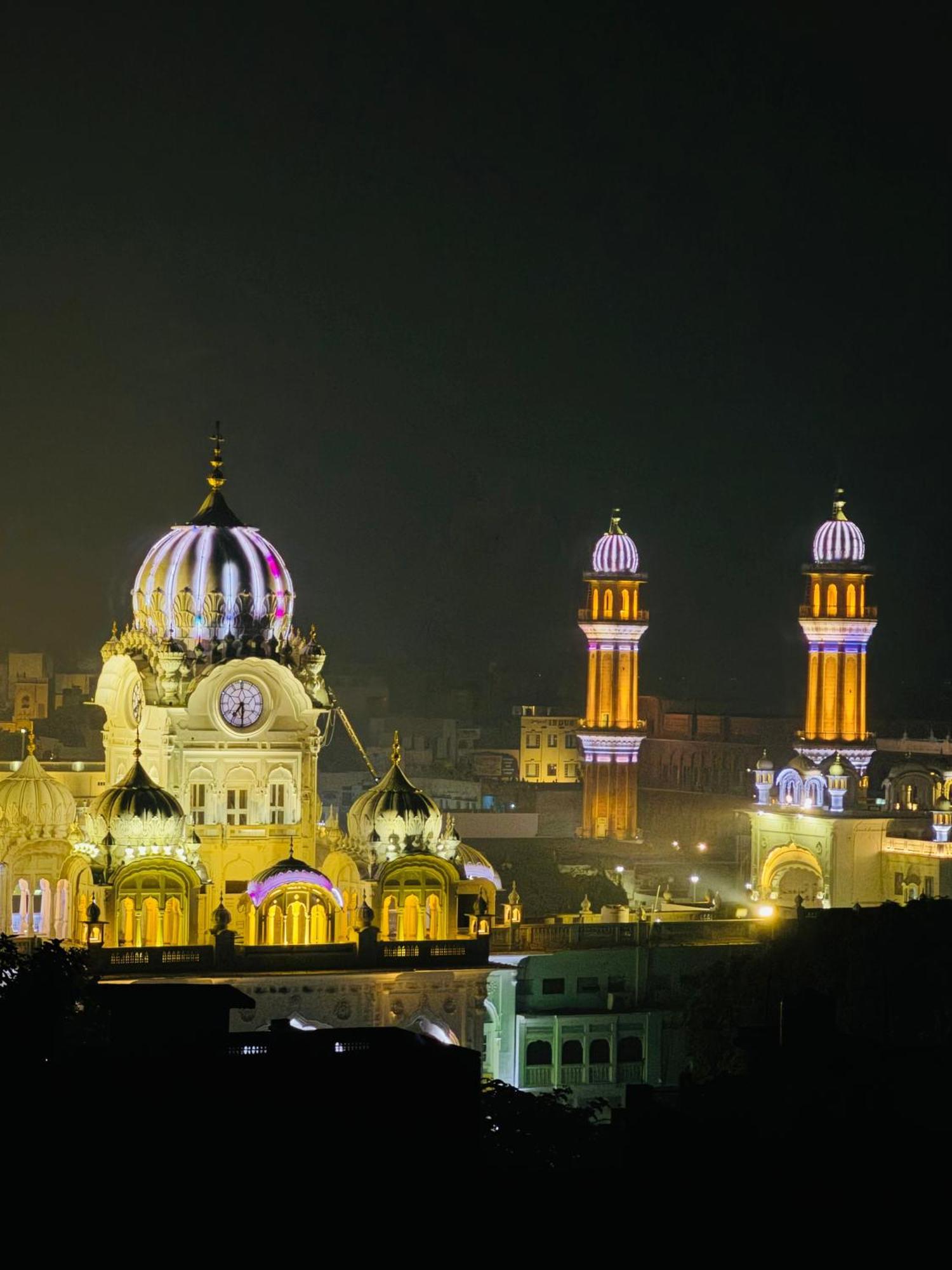 Hotel Heaven View - 50M From Golden Temple Amritsar Eksteriør bilde