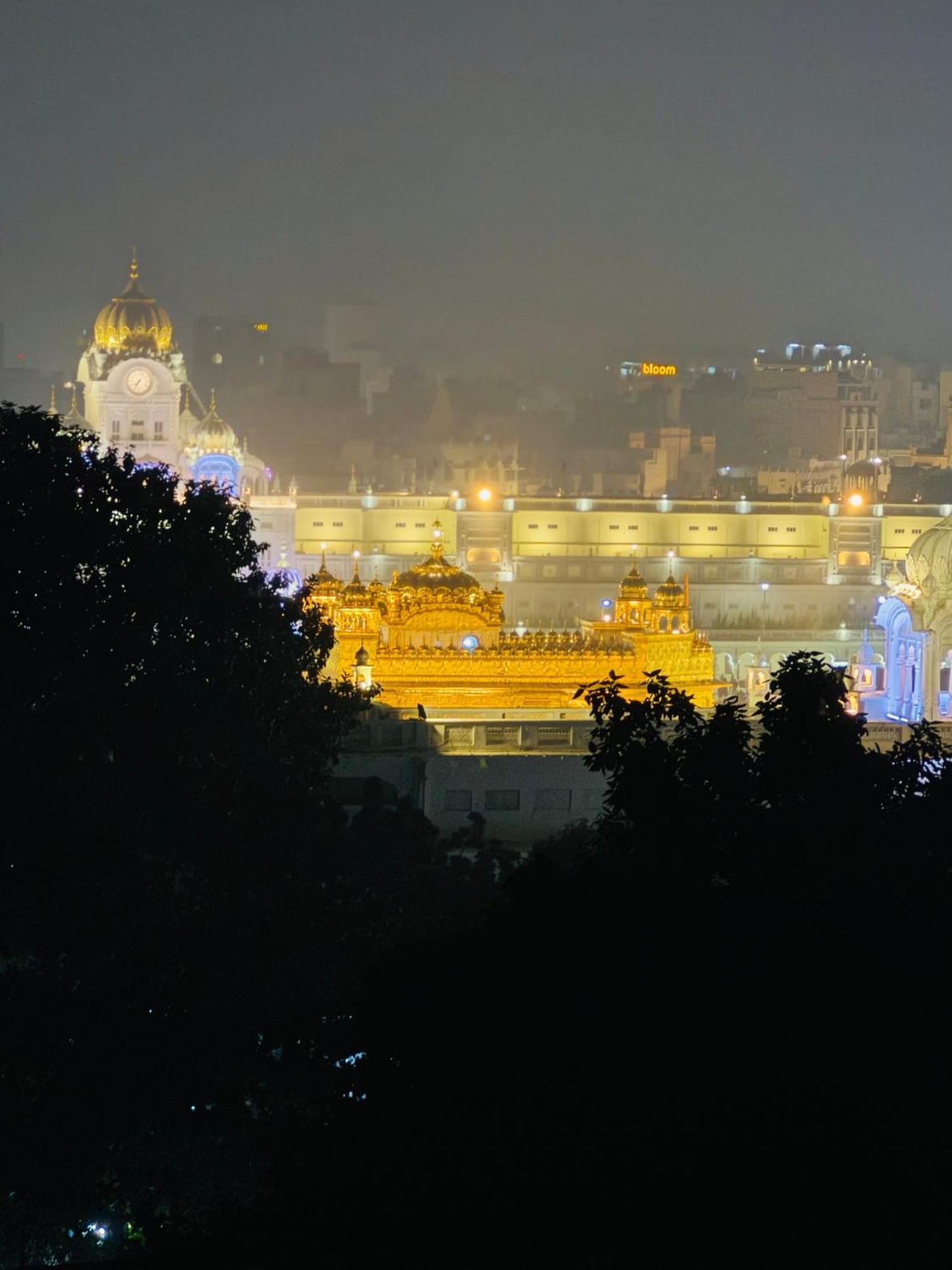 Hotel Heaven View - 50M From Golden Temple Amritsar Eksteriør bilde