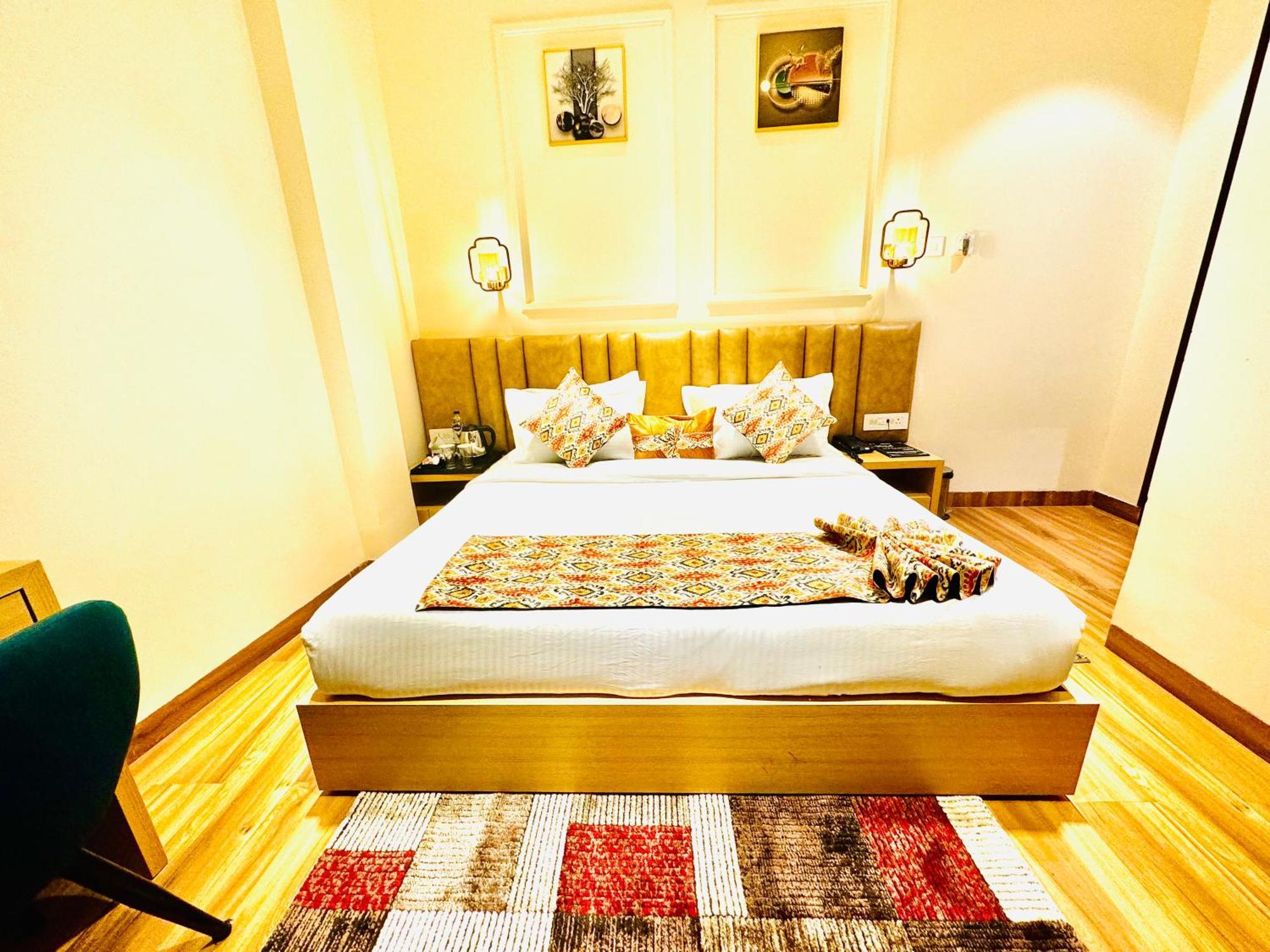 Hotel Heaven View - 50M From Golden Temple Amritsar Eksteriør bilde